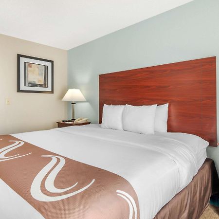 Quality Suites Kansas City International Airport Экстерьер фото