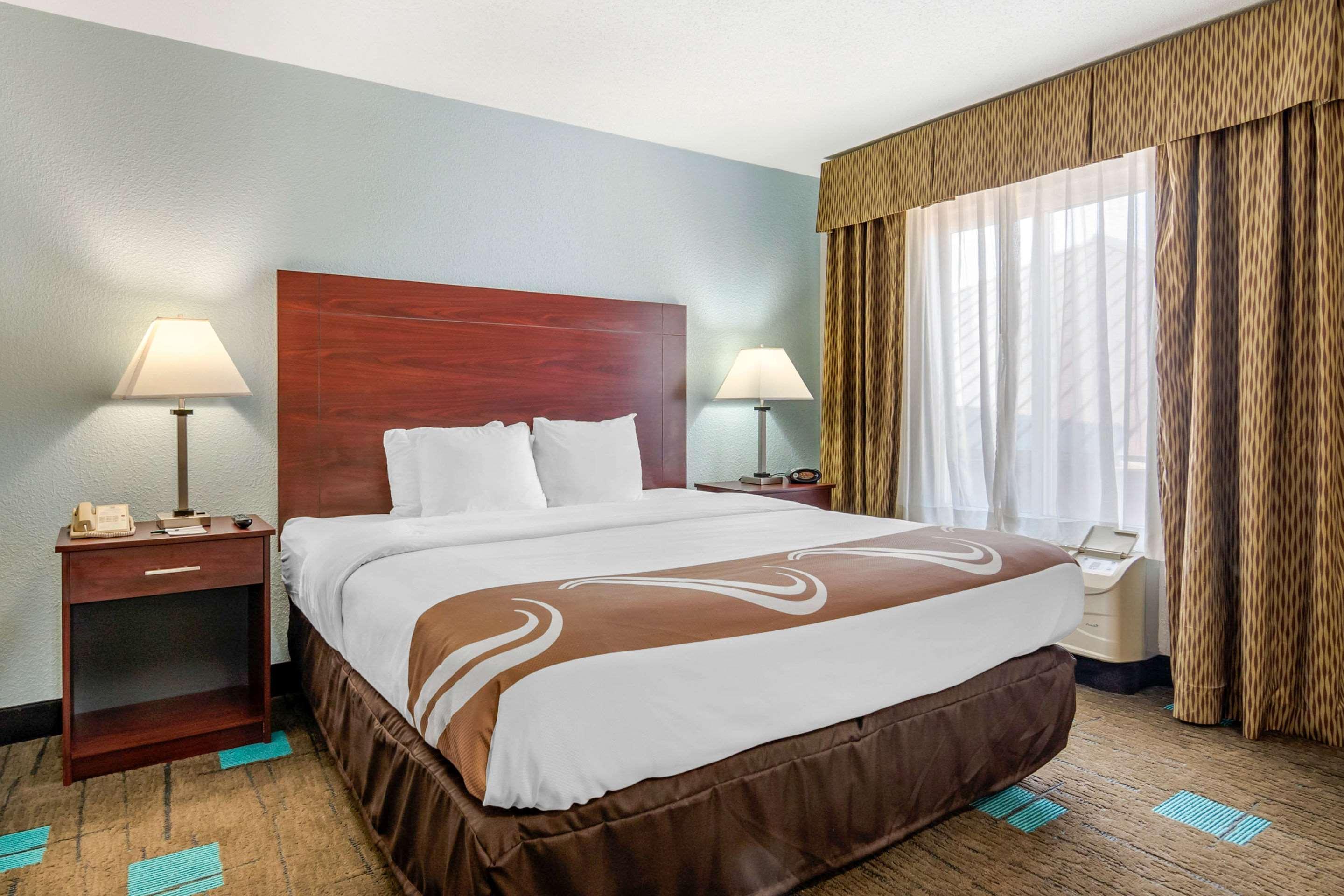Quality Suites Kansas City International Airport Экстерьер фото