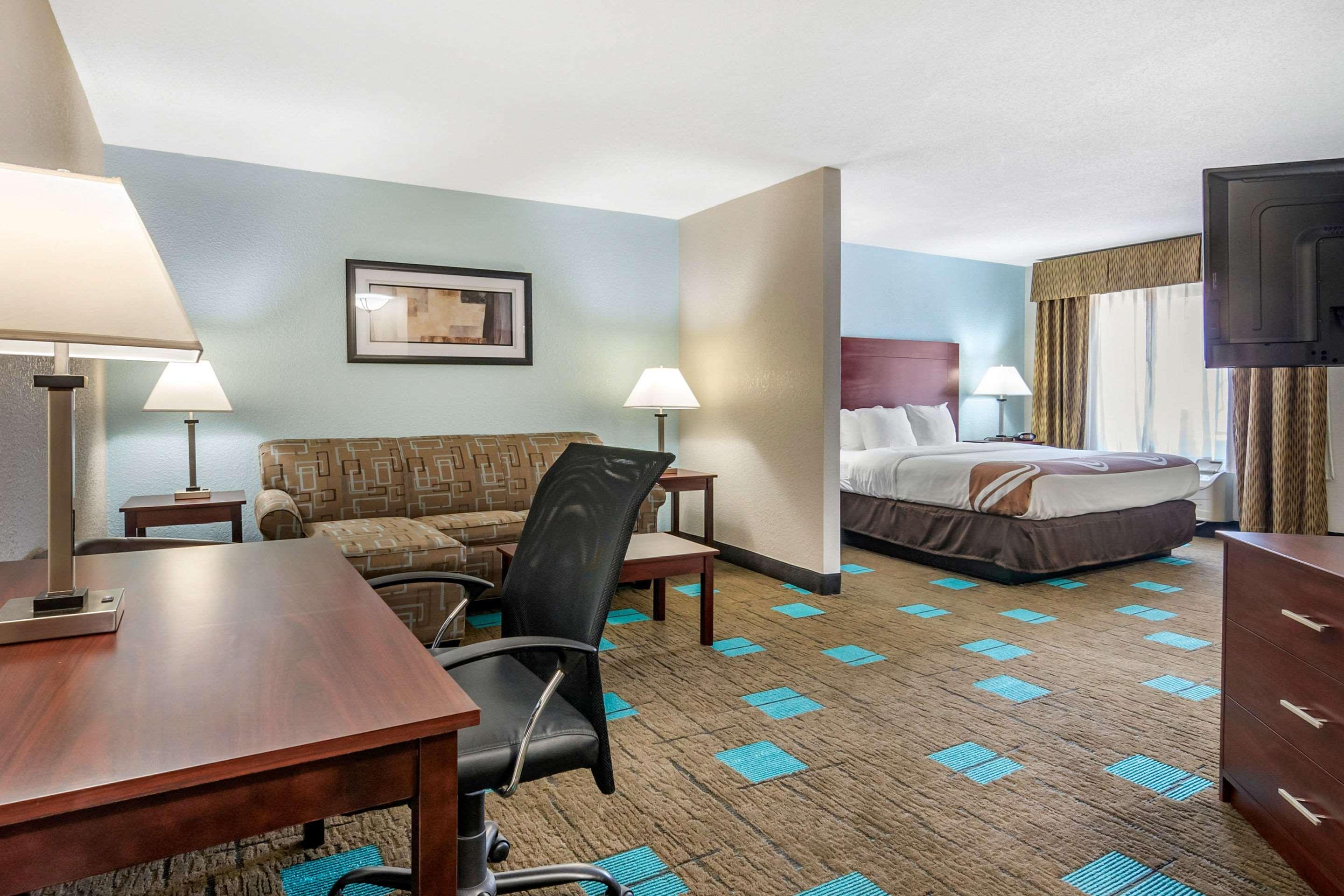 Quality Suites Kansas City International Airport Экстерьер фото