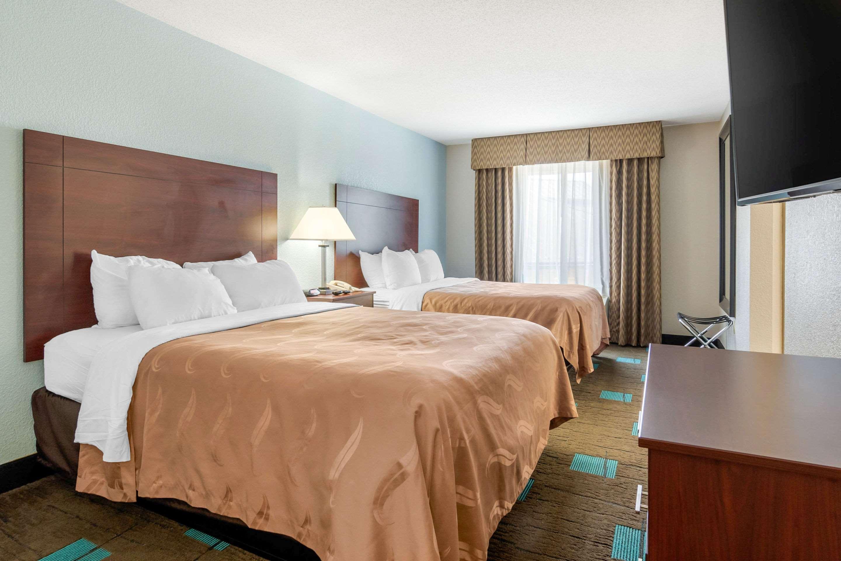 Quality Suites Kansas City International Airport Экстерьер фото