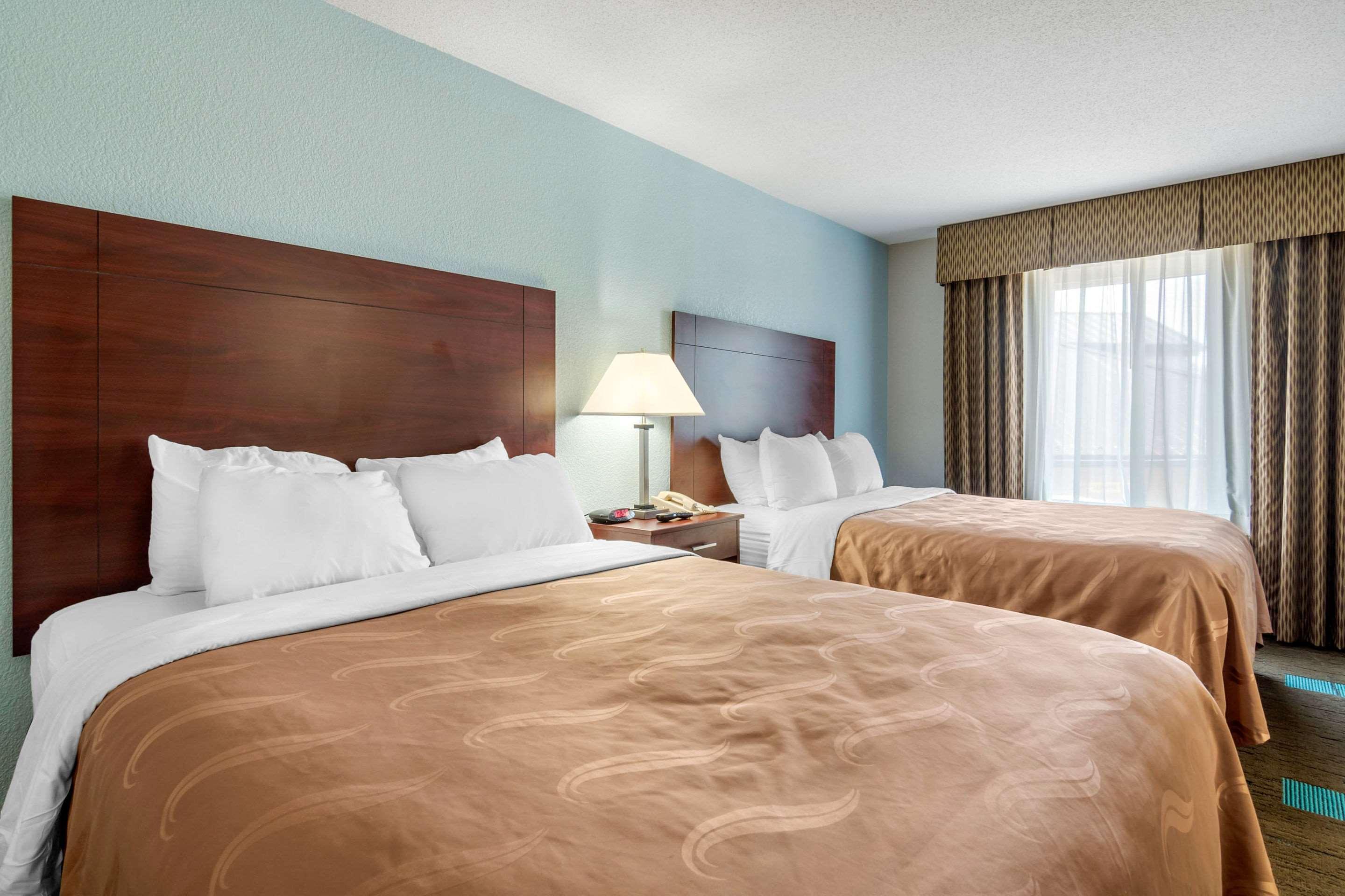 Quality Suites Kansas City International Airport Экстерьер фото
