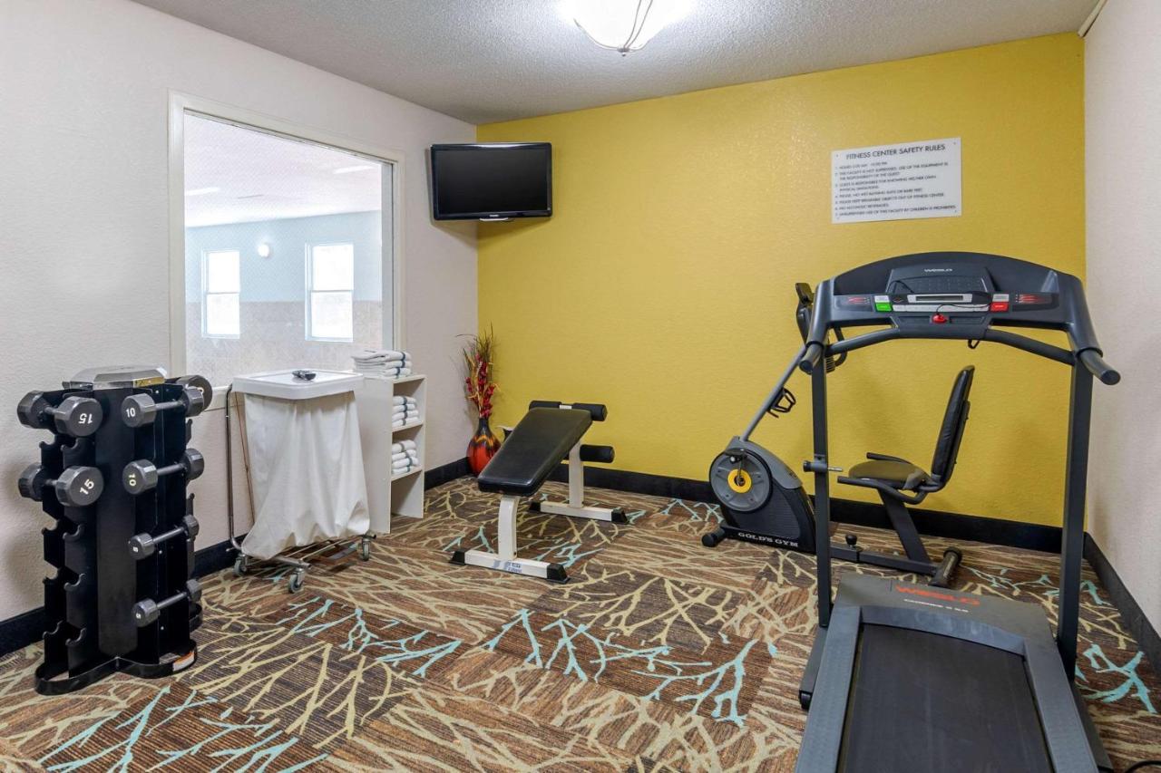 Quality Suites Kansas City International Airport Экстерьер фото